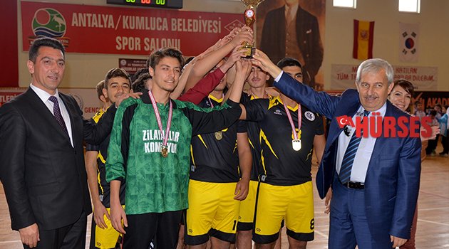 HENTBOL MÜSABAKALARI SONA ERDİ