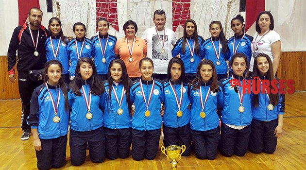 HENTBOLUN SULTANLARI TÜRKIYE ŞAMPIYONU OLDU