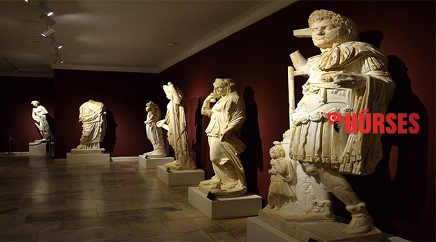İMPARATORUN HEYKELİ ANTALYA MÜZESİ'NDE