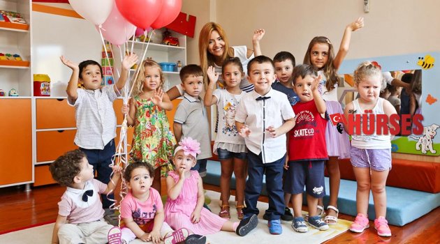 İNGİLİZCEYİ OYUN OYNAYARAK ÖĞRENİYORLAR