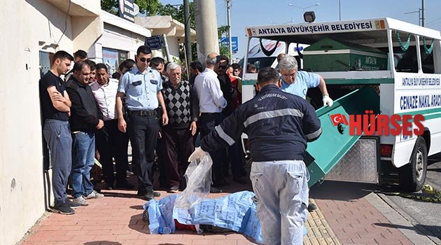 Feci kaza: İşten çıkıp evine gidemedi...