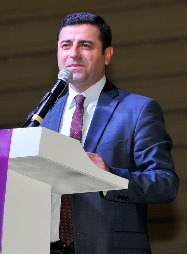 İzmir'de Mayıs Siyaseti