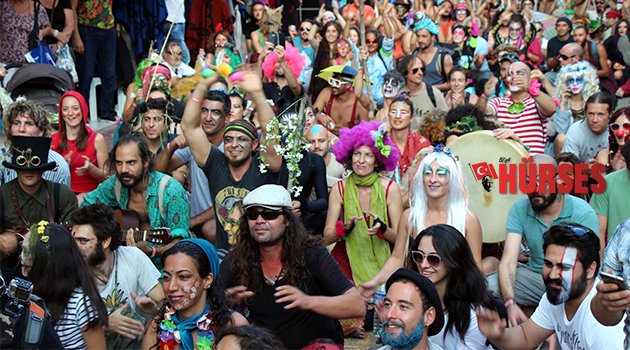 JONGLÖRLERDEN RENKLİ FESTİVAL