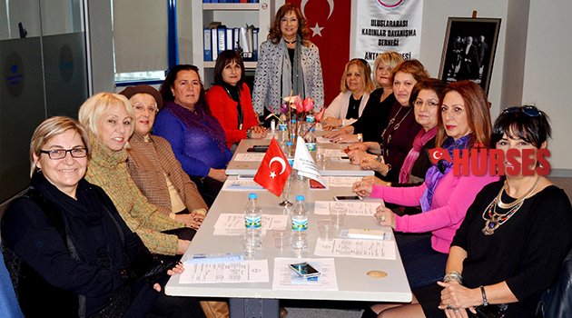 KADINLAR BAŞKANLARINI SEÇTİ