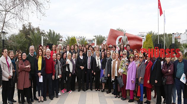 KADINLAR KENT MEYDANI'NDA 8 MART'I KUTLADI