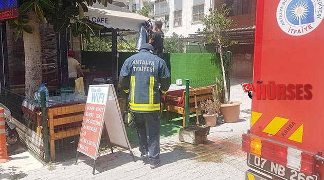 Kafedeki yangın korkuttu