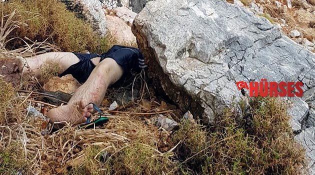 Kale surlarından düştü