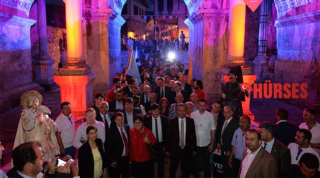 KALEİÇİ FESTİVALİ’NDE ‘KÜBA RÜZGARI’