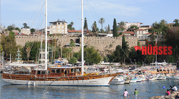 Kaleiçi surları yönergeye takıldı
