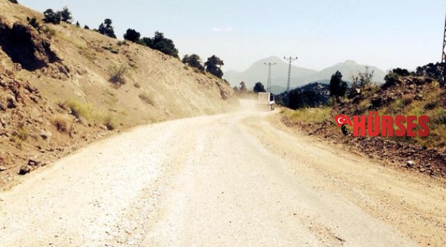 KAMYONLAR YOLU YOK ETTİ