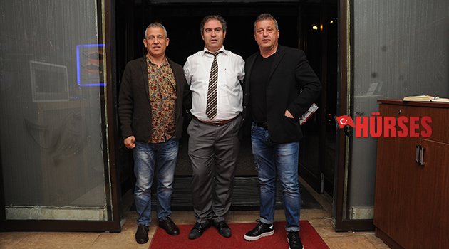 KAPIDA KARŞILANDILAR