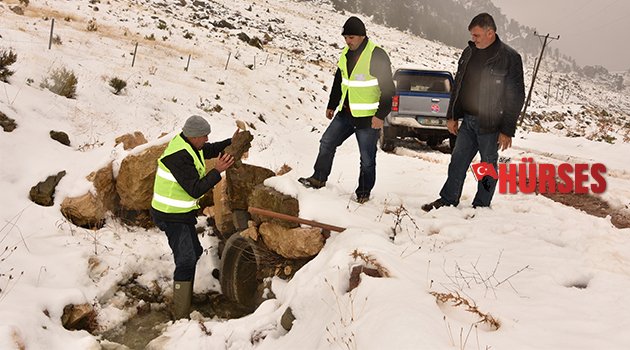 KAR VE YAĞMURDAN BOZULAN YOLLAR AÇILDI