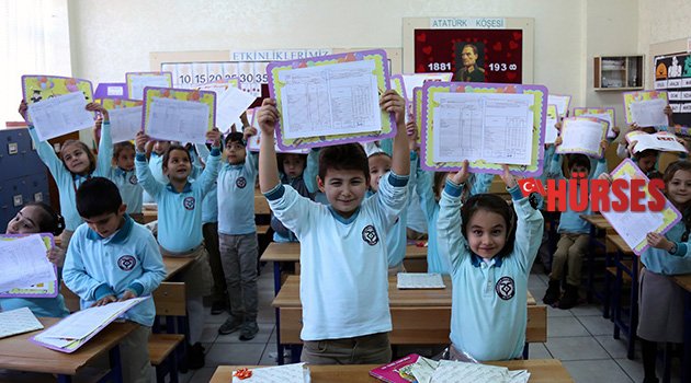 Karneler dağıtıldı