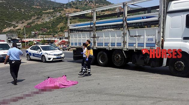 Karşıya geçemedi