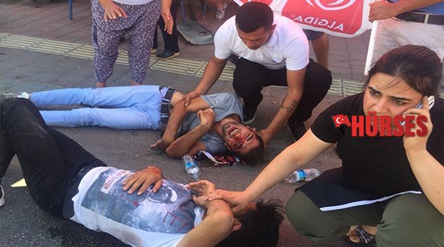 Kasksız gençler ölümden döndü