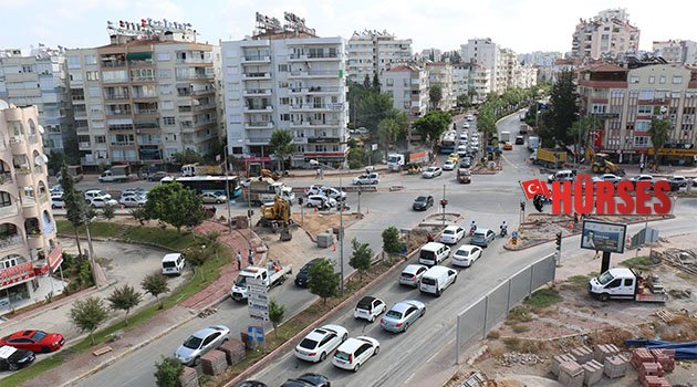 Kavşaklar yeniden düzenliyor