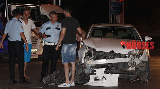 Kemer'de kaza: 3 yaralı