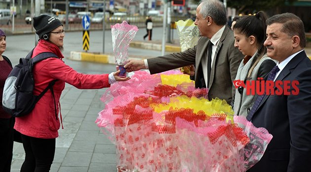 KEPEZ’DEN KADINLARA 20 BİN SÜMBÜL