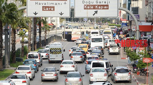 Kim demiş Antalya trafiği yoğun diye!