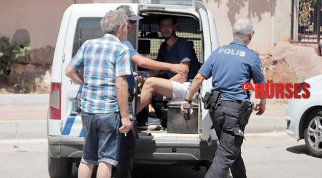 Kızın babasına yakalandı