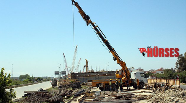 KÖPRÜLÜ KAVŞAK İNŞAATINDA İŞ KAZASI