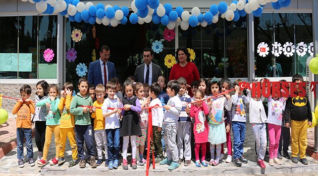 KREŞ MİNİKLERİNDEN SERGİ