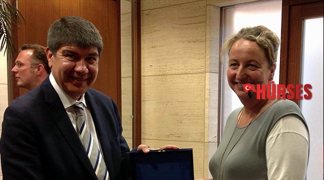 KRİZE KARŞI SAVAŞ AÇTI