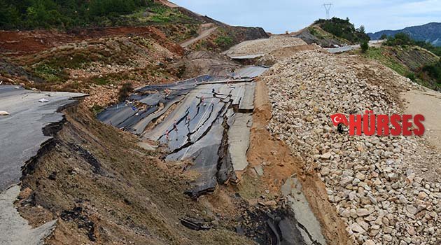 Kumluca yolu kapandı