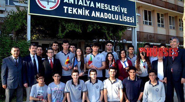 LİSELİ GENÇLER AVRUPA YOLUNDA