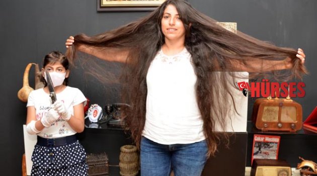 LÖSEMİLİ ÇOCUKLAR İÇİN SAÇINI KESTİRDİ