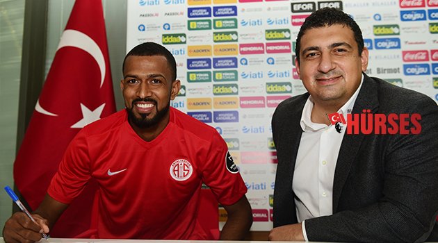 MAİCON İMZAYI ATTI