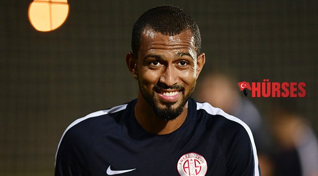 Maicon: Maçı iple çekiyorum