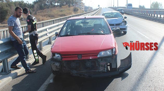 Manavgat'ta köprülü kavşak kazası