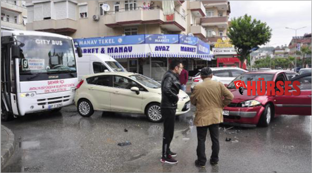 Manavgat'ta zincirleme trafik kazası