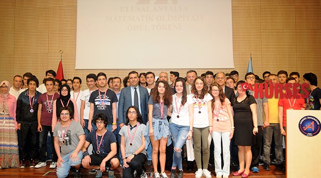 MATEMATİK ŞAMPİYONLARINA ÖDÜL
