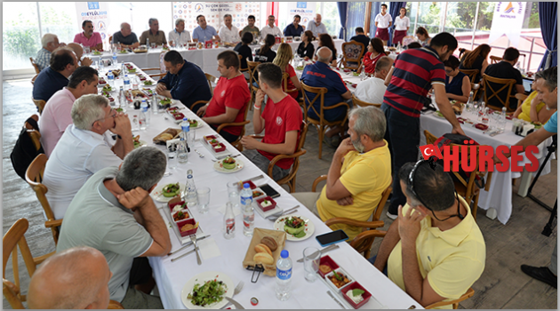 Mavi Bayraklı plajlarda yüzme yarışı