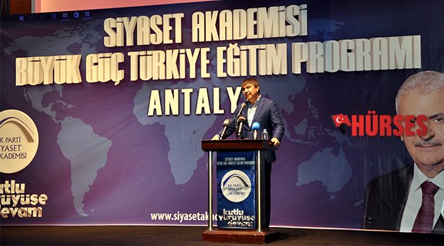 MENDERES TÜREL, SİYASET AKADEMİSİNİN FİNALİNİ YAPTI