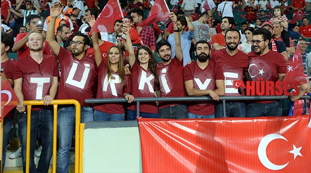 MİLLİLER SAHAYA ÇIKIYOR