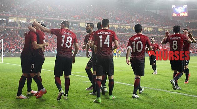 Milliler sahaya çıkıyor