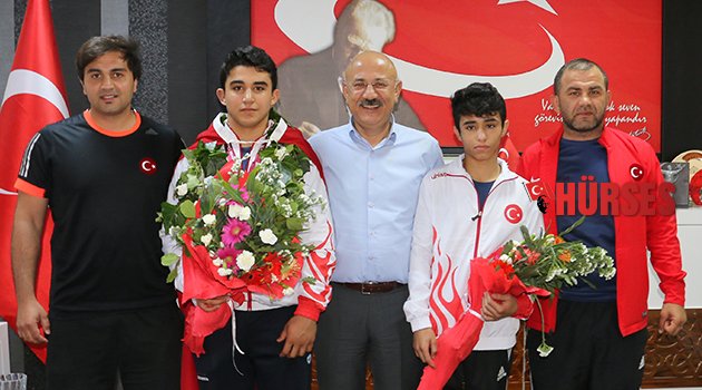 MİNDERİN ASLANI  AVRUPA'DA DESTAN YAZDI