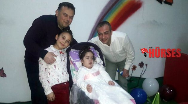 MİNİK AZRA KRİTİK YAŞTA