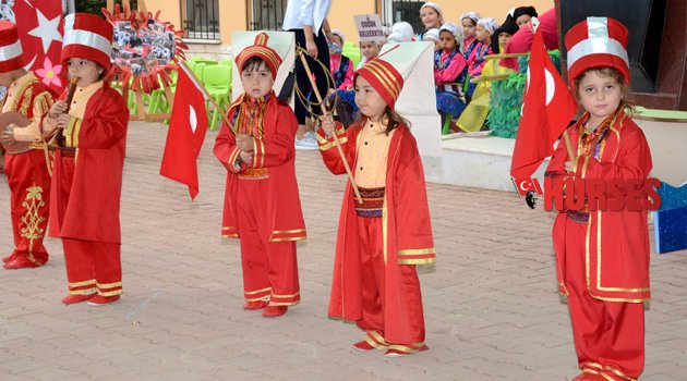 MİNİK ÖĞRENCİLER HÜNERLERİNİ SERGİLEDİ