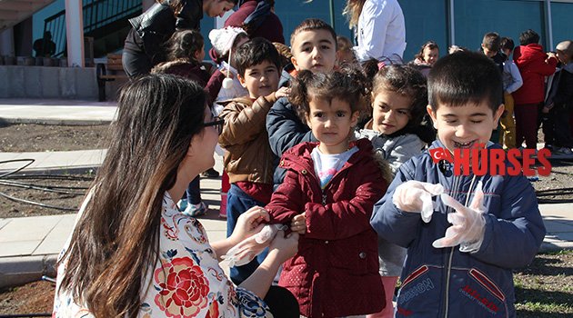 Minikler toprağı sevdi
