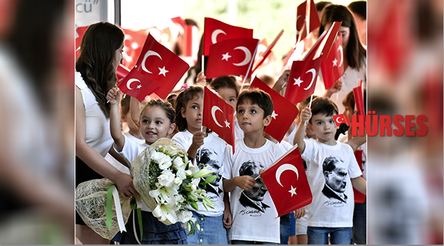 Miniklerden Bayram kutlaması