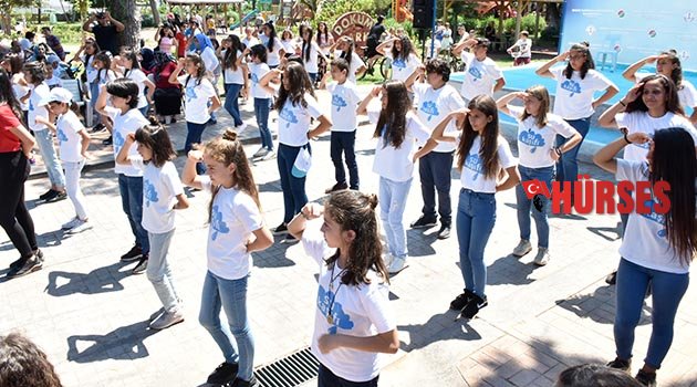 Miniklerden su festivali