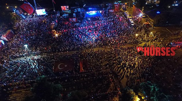 MİTİNGDE 30 BİN KİŞİ