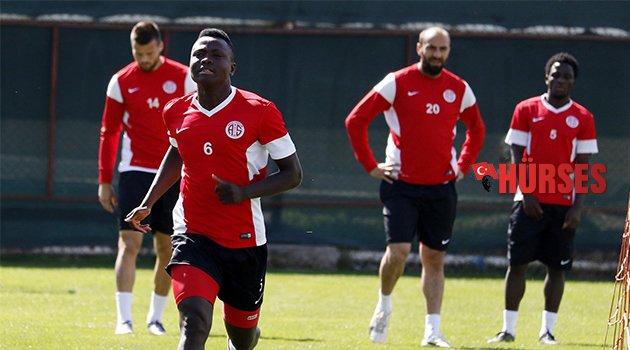 MORAİS ‘TEN GALİBİYET TOPLANTISI