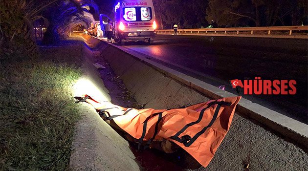 Motosiklet refüje  çarptı: 1 ölü, 1 yaralı
