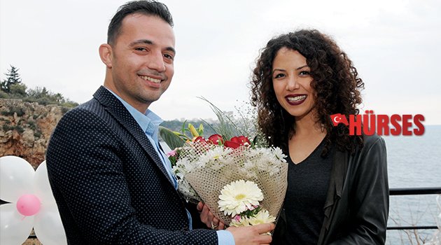 MÜFETTİŞ’TEN BALONLU EVLENME TEKLİFİ
