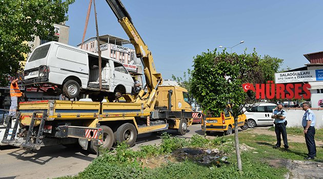 MURATPAŞA’DA HURDA  ARAÇ OPERASYONU
